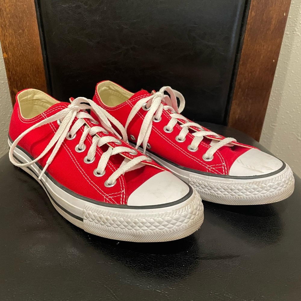 Converse Chuck Taylor Low Top Sneakers
